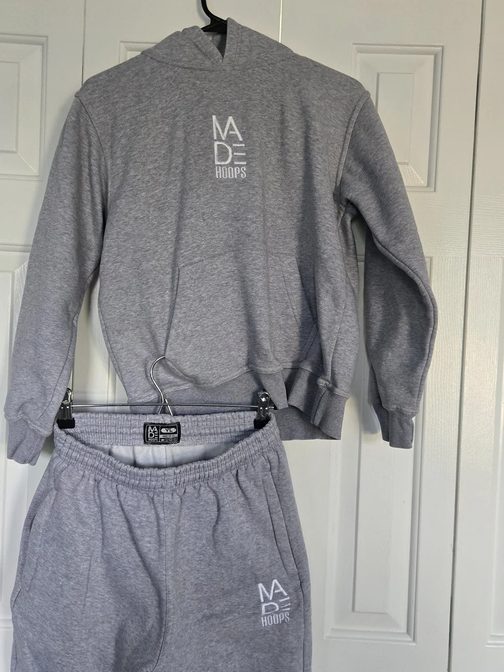Kids' Made Hoops Gray Sweatpants & Hoodie Set Size LARGE